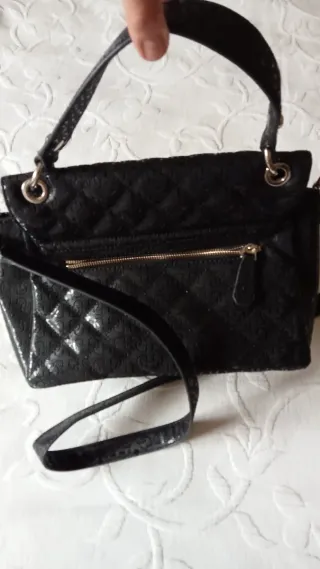 Bolso negro Guess