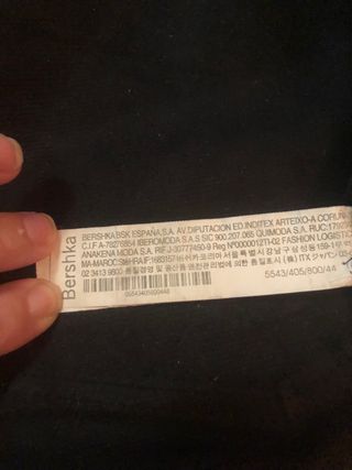 Pantalón efecto piel Bershka negro Talla 44.