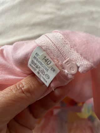 Vestido infantil multicolor con estrellas