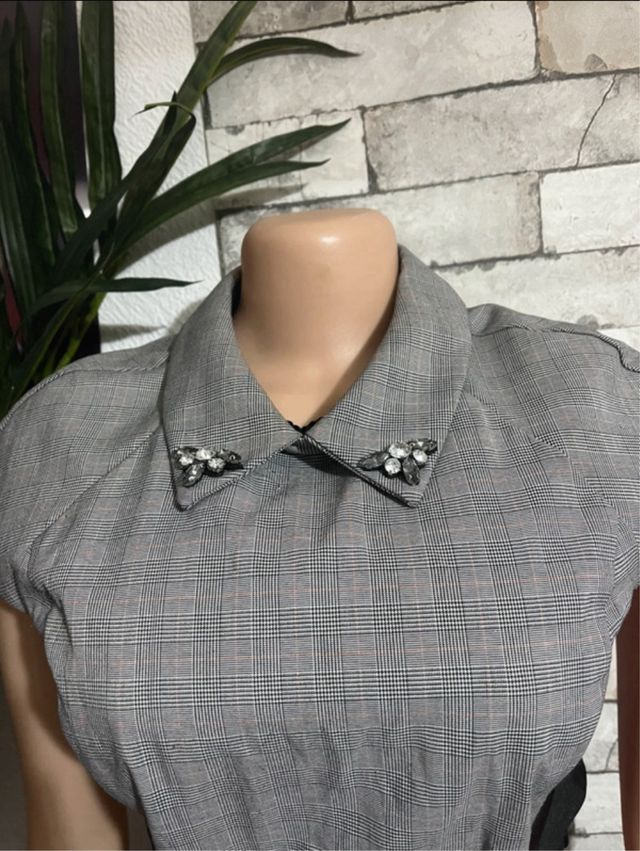 Vestido gris cuadros
