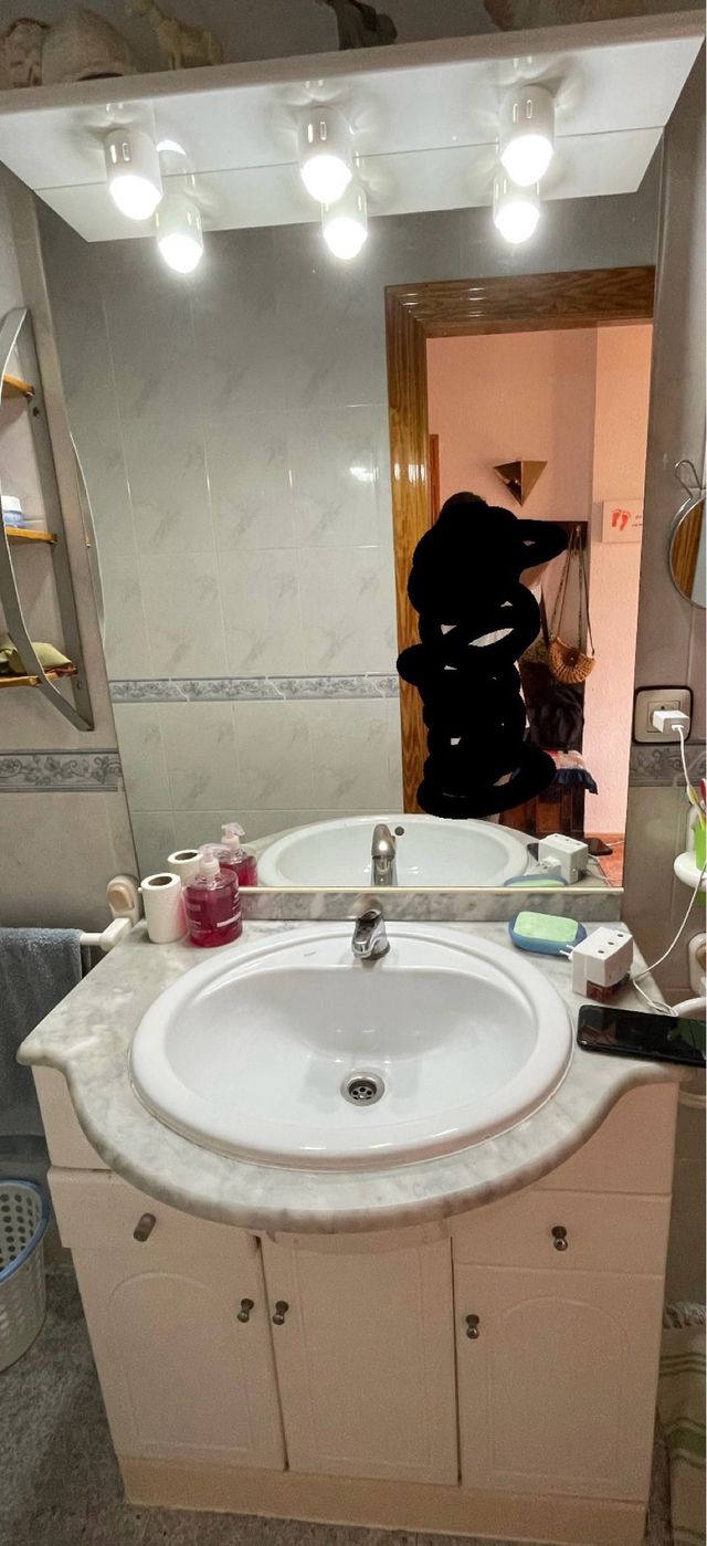 Mueble de baño con lavabo