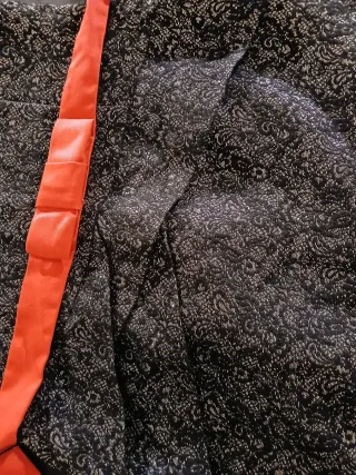 Vestido fiesta sin tirantes negro y plateado