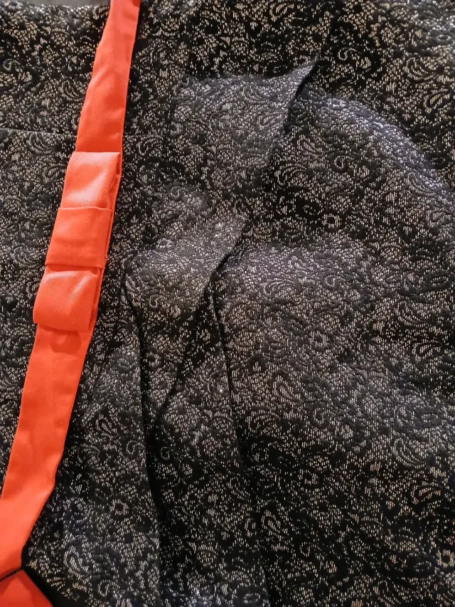 Vestido fiesta sin tirantes negro y plateado