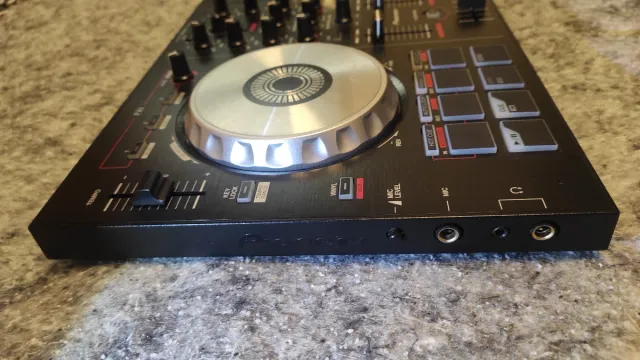 Controladora DJ Pioneer DDJ-SB Serato