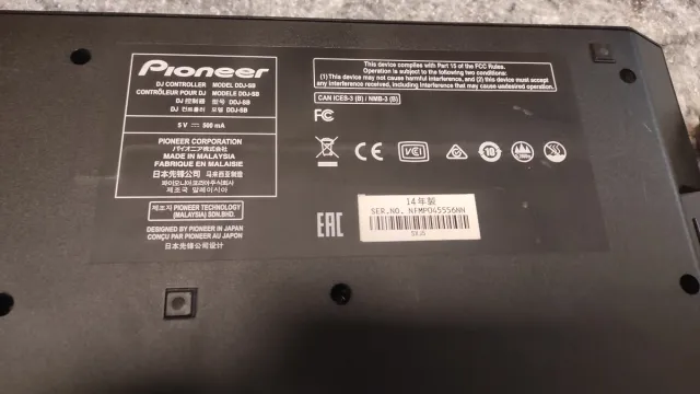 Controladora DJ Pioneer DDJ-SB Serato