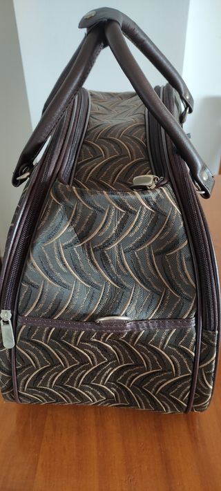 Bolso grande estampado..45 largo.30 alto.22 fondo.