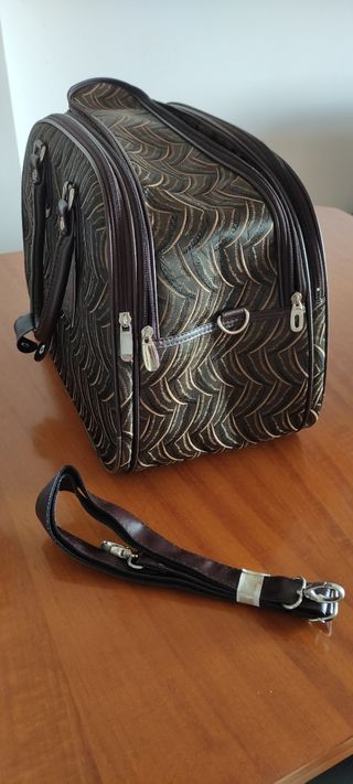 Bolso grande estampado..45 largo.30 alto.22 fondo.