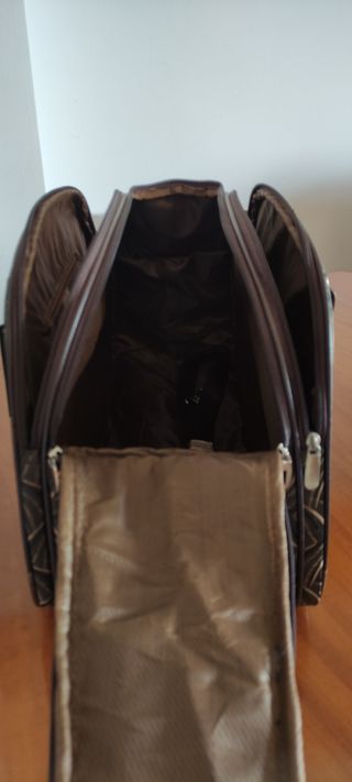 Bolso grande estampado..45 largo.30 alto.22 fondo.