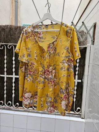Blusa fluida estampada floral