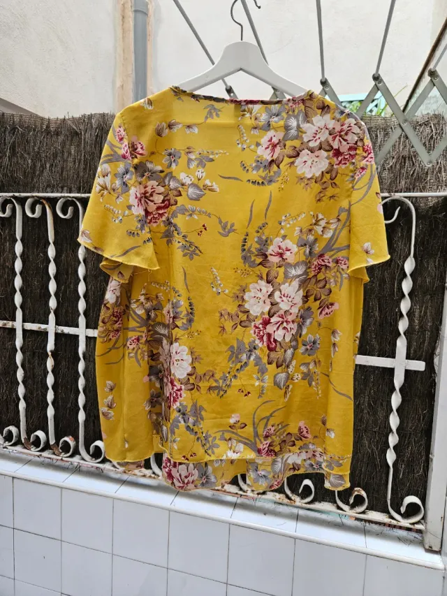 Blusa fluida estampada floral
