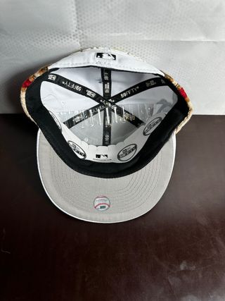 Gorra New Era Blanca y Marrón