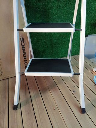 SONGMICS GSL12WT Escalera Plegable con 2 Peldaños 