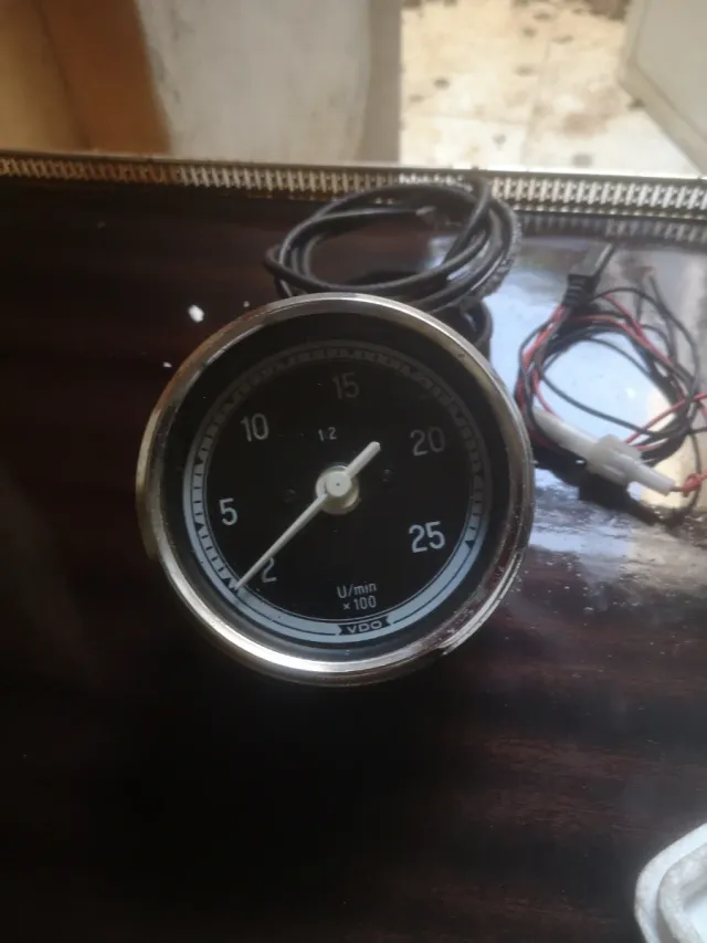 Tacómetro VDO 2500 RPM