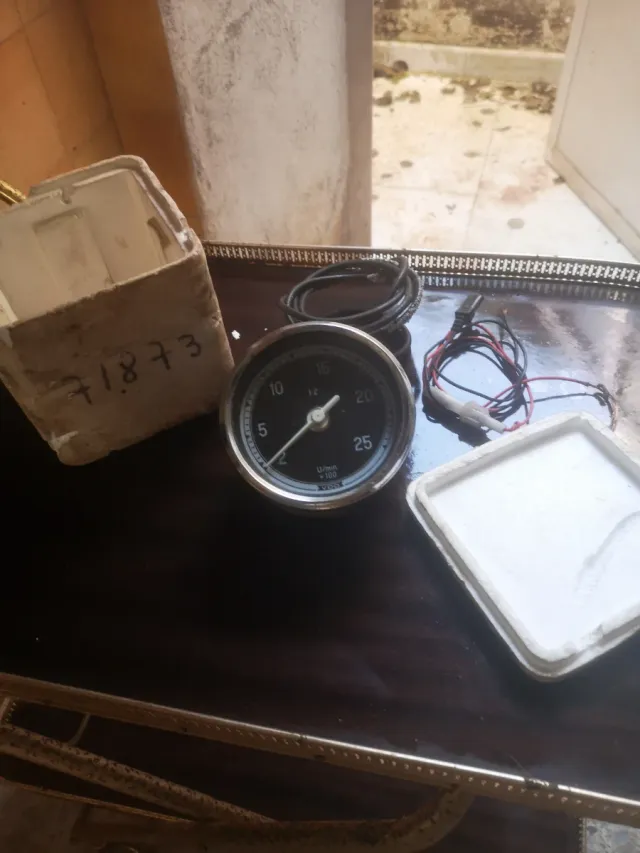 Tacómetro VDO 2500 RPM