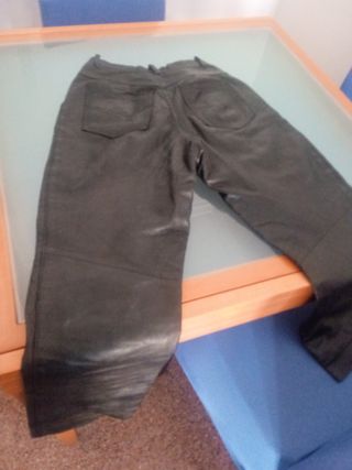 Pantalón de cuero marrón talla M