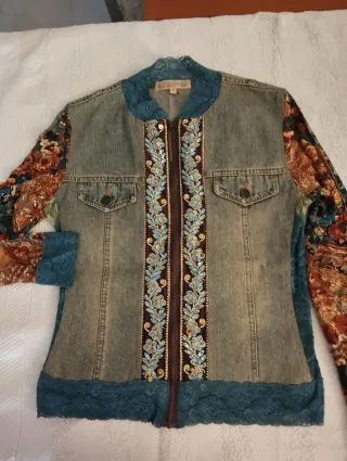 Chaqueta vaquera bordada