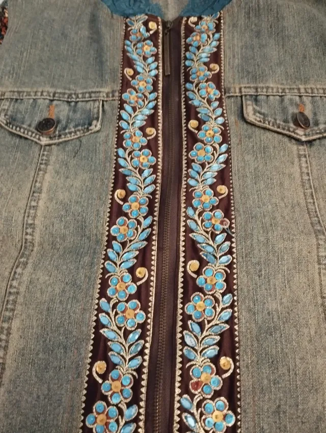 Chaqueta vaquera bordada
