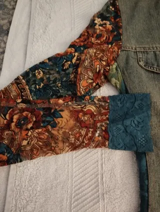 Chaqueta vaquera bordada