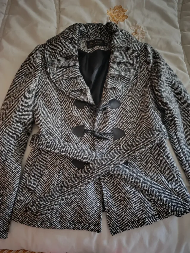 Chaquetón tweed con doble abotonadura