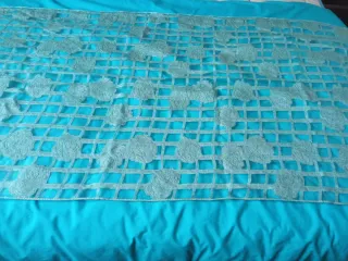 Fular decorativo verde agua .