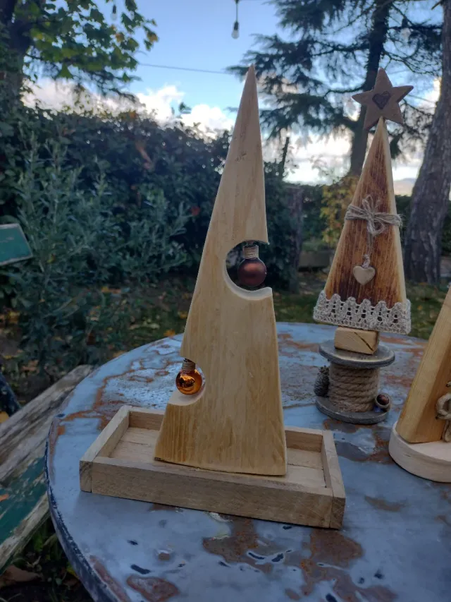 Decorazione natalizia in legno e vetro