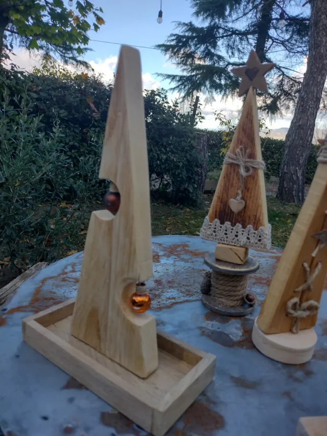 Decorazione natalizia in legno e vetro