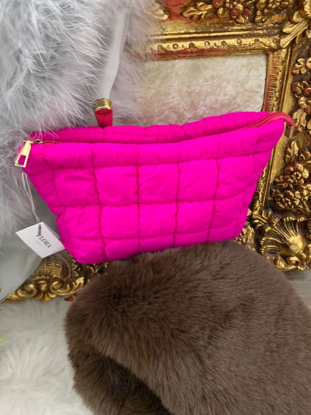 Neceser fucsia acolchado