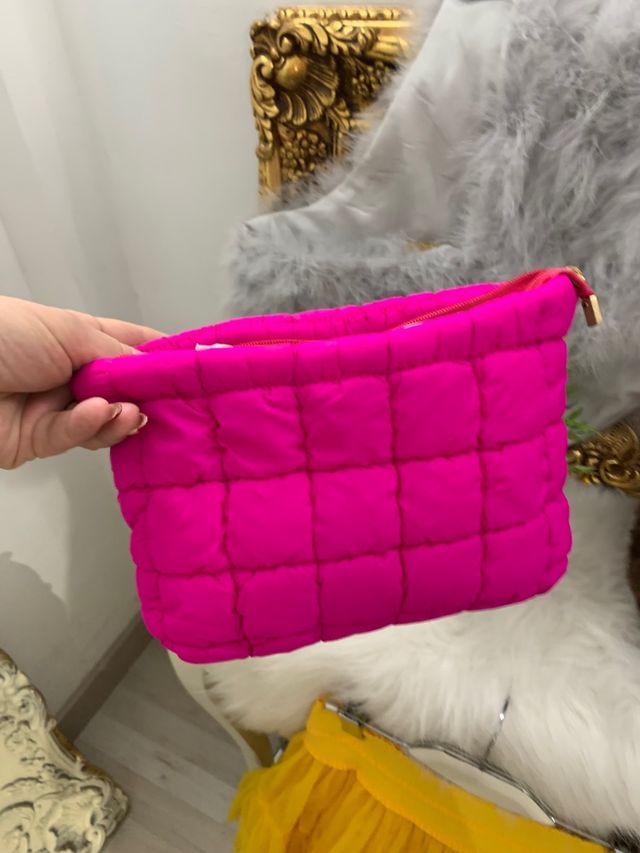 Neceser fucsia acolchado