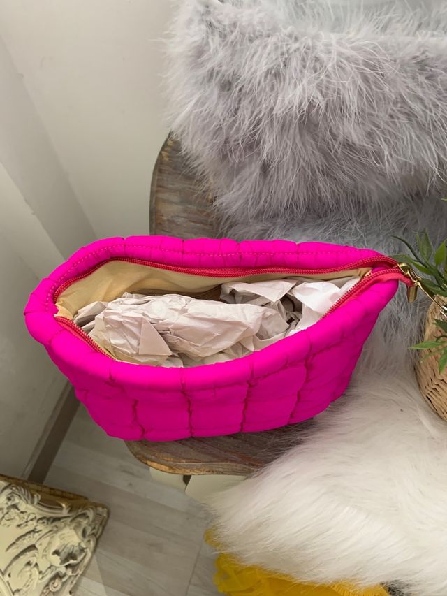 Neceser fucsia acolchado