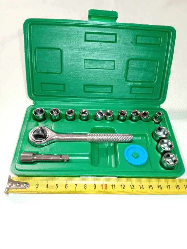 Juego de llaves de carraca y vasos