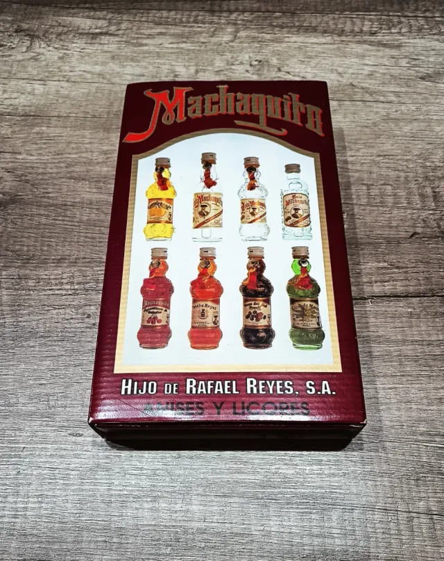 Estuche Miniaturas Licores Machaquito