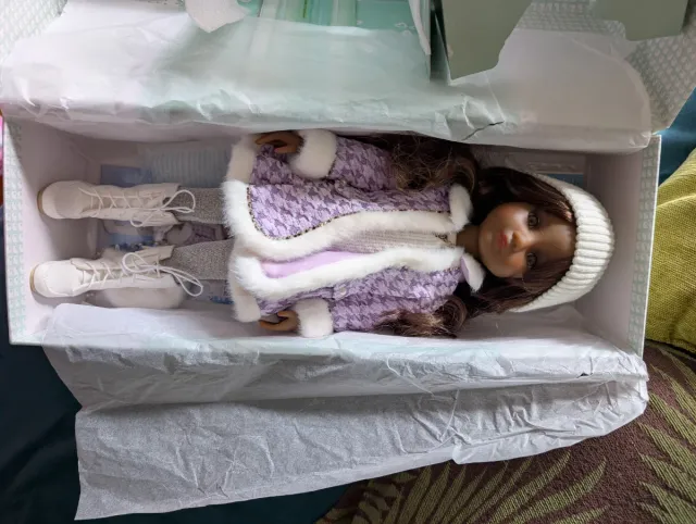 Muñeca Ruby Red Fashion Friends LE Navidad Grace