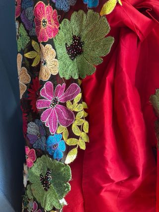 Chaleco-capa tul bordado flores multicolor