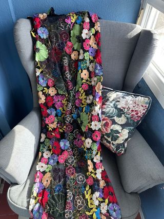 Chaleco-capa tul bordado flores multicolor