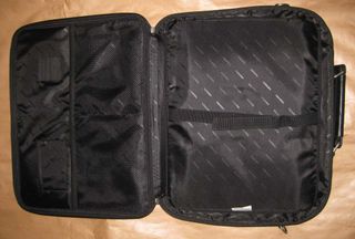 Maletín portátil y ratón óptico Toshiba