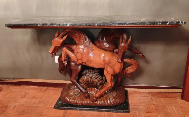 Entrada caballos madera maciza mármol