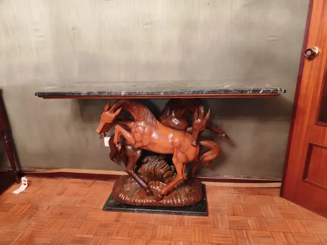 Entrada caballos madera maciza mármol