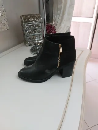 Stivaletti Stradivarius n.37