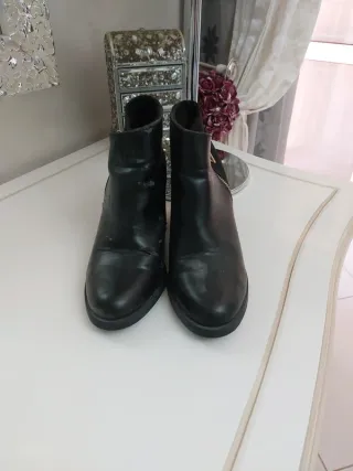 Stivaletti Stradivarius n.37