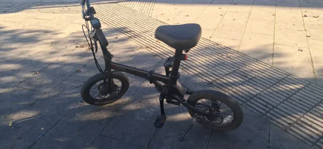 Bicicleta Eléctrica Plegable Negra