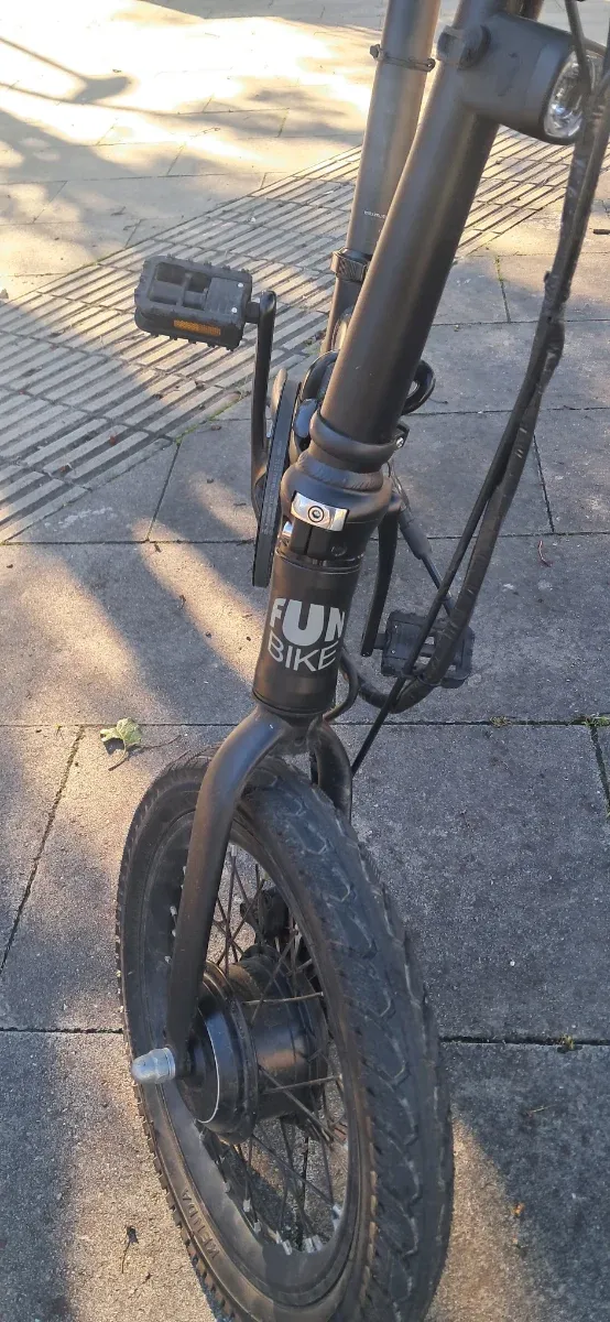 Bicicleta Eléctrica Plegable Negra