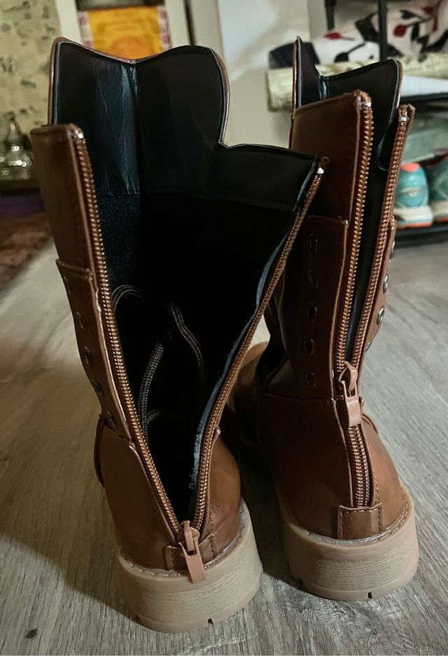 Botas marrones nuevas – estilo militar