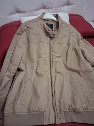 Cazadora hombre beige nueva. Talla XL o SG.