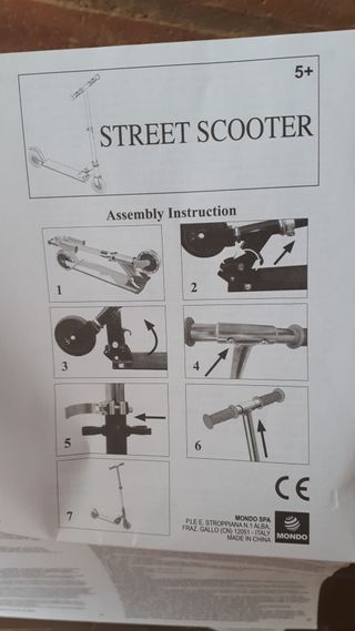 Patinete de aluminio plegable-Frozen. Con su caja.