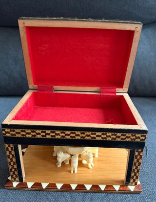 Caja marquetería la Fuente de los Leones Granada