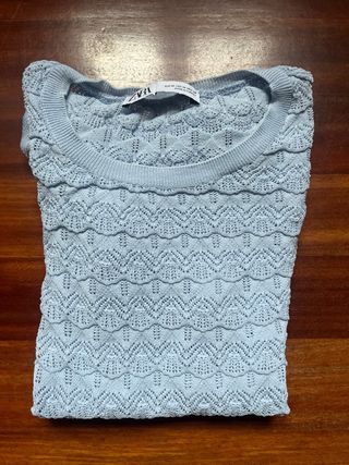 Camiseta Zara punto calado azul