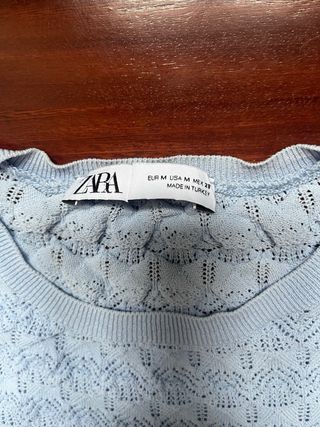Camiseta Zara punto calado azul