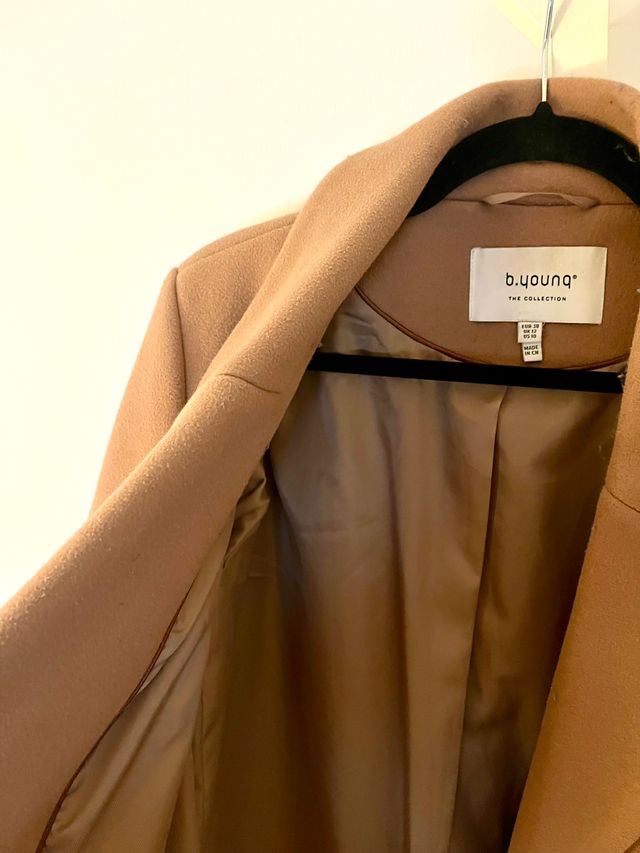 Abrigo B.Young Beige/Marrón Talla M. Alta calidad