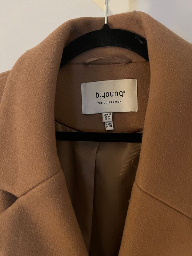 Abrigo B.Young Beige/Marrón Talla M. Alta calidad