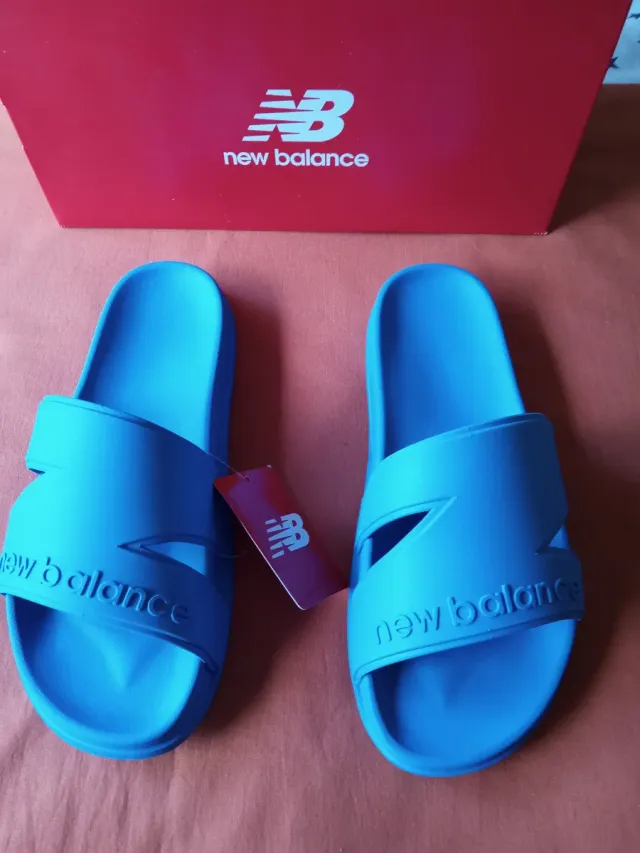Chanclas New Balance Unisex Azul nuevas